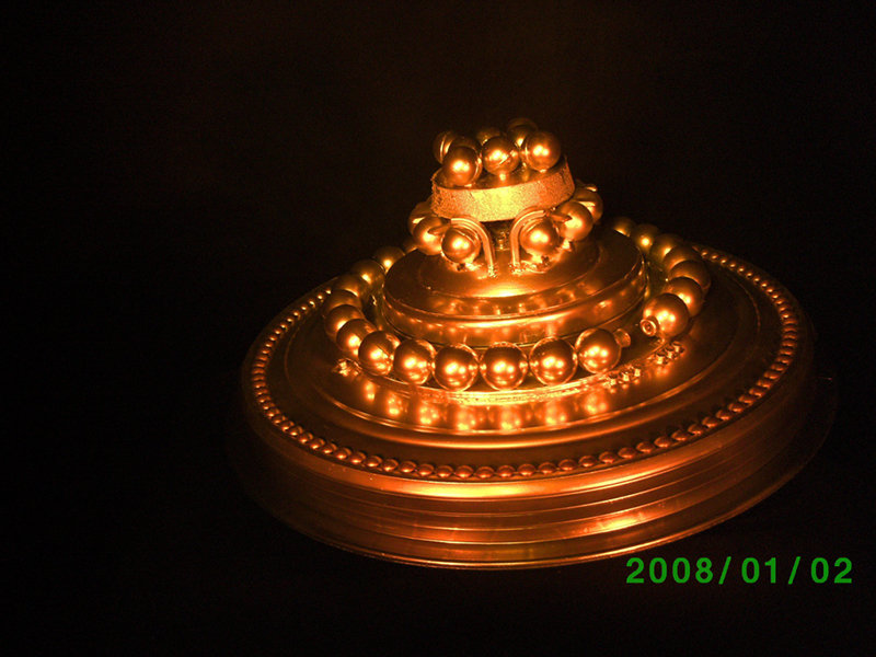Early_Gold_1_Digital_Camera_amber_bulbs_Sep_2009